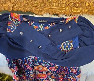 Izuriá Navy Floral Puff-Sleeve Blouse with Decorative Buttons
